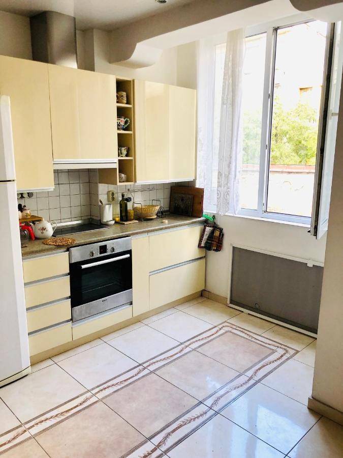 La Gare Apartment Varna Bagian luar foto
