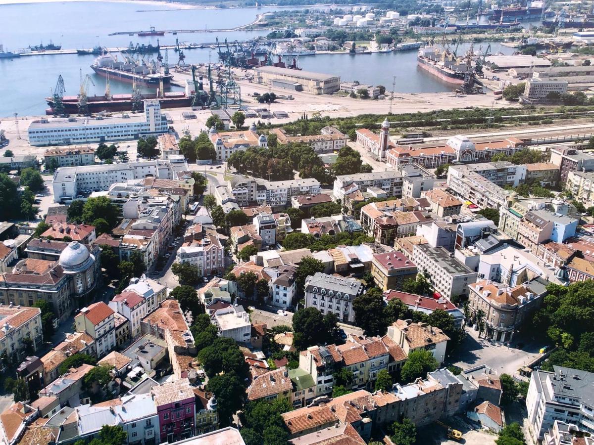 La Gare Apartment Varna Bagian luar foto